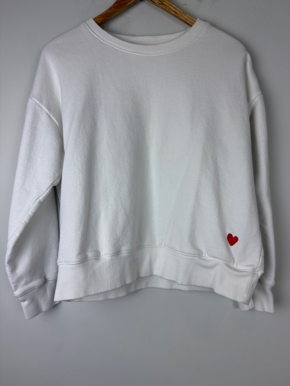 Kerri Rosenthal White Crewneck Sweatshirt with Red Heart